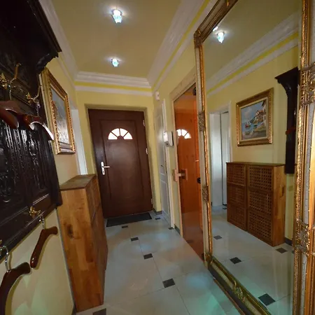 Kroening Apartment Gager
